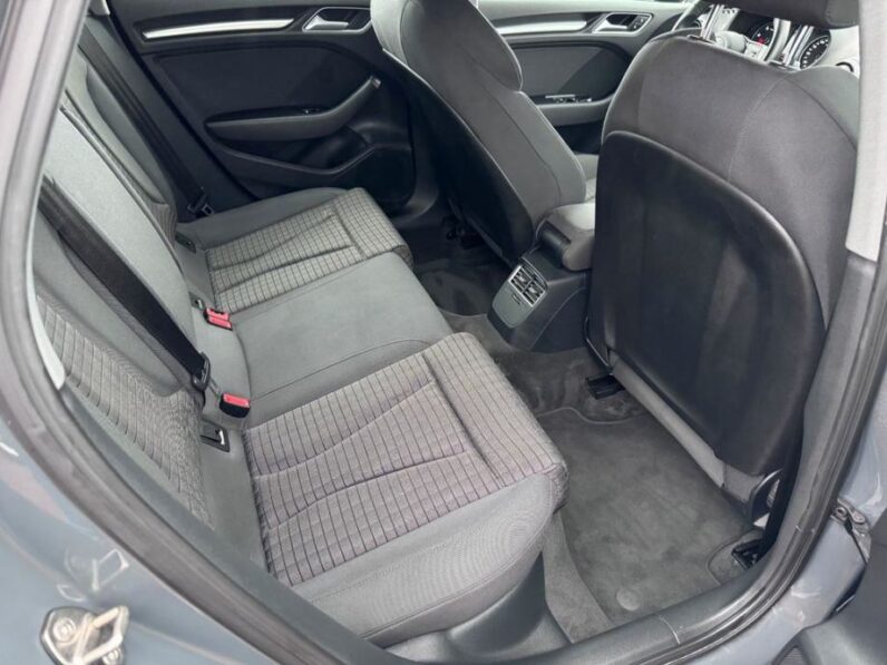 
								Audi A3 30 TDI Sportback Sport *JAMSTVO 12 Mjeseci* CIJENA S PDV! full									