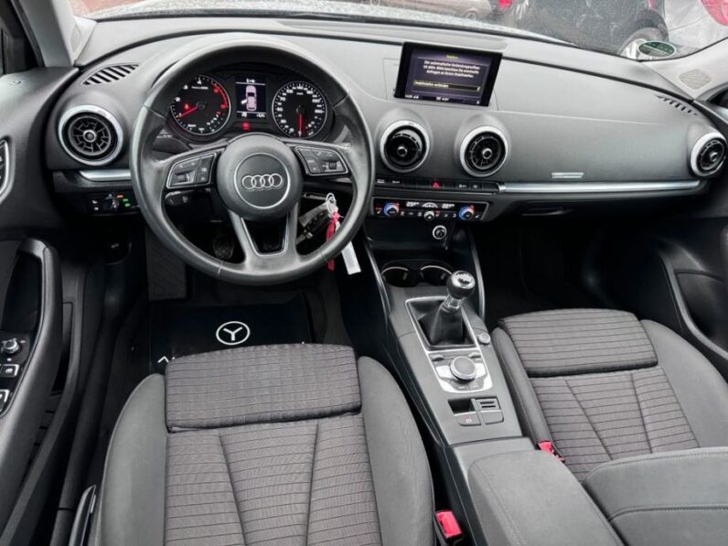 
								Audi A3 30 TDI Sportback Sport *JAMSTVO 12 Mjeseci* CIJENA S PDV! full									
