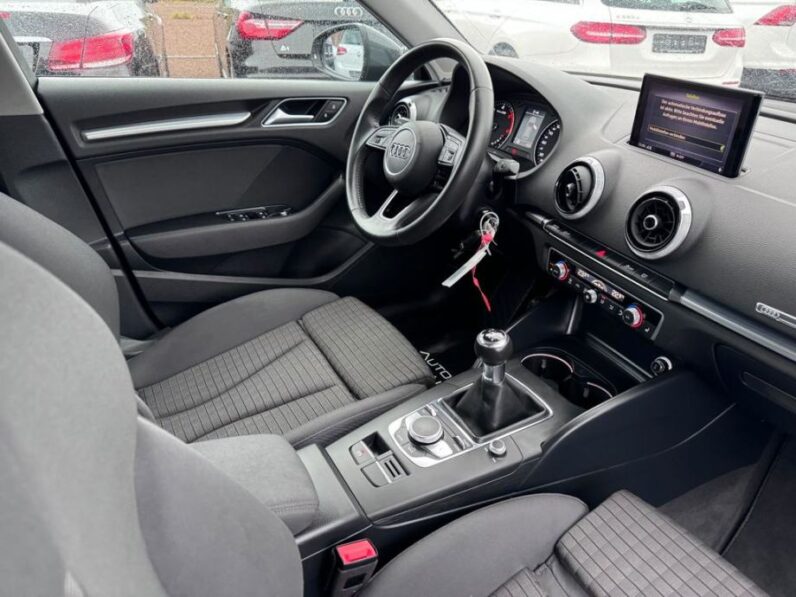 
								Audi A3 30 TDI Sportback Sport *JAMSTVO 12 Mjeseci* CIJENA S PDV! full									