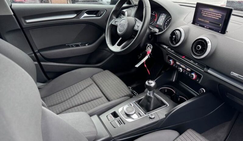 
								Audi A3 30 TDI Sportback Sport *JAMSTVO 12 Mjeseci* CIJENA S PDV! full									