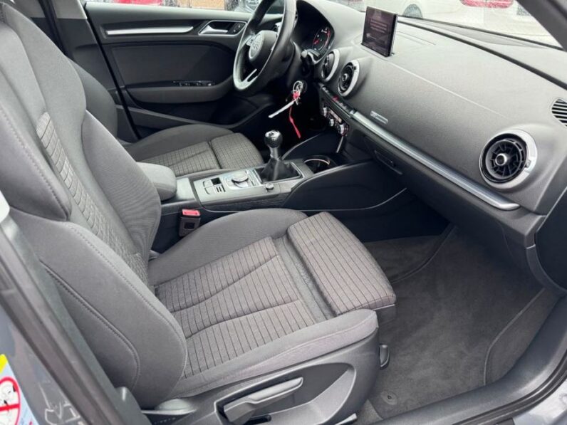 
								Audi A3 30 TDI Sportback Sport *JAMSTVO 12 Mjeseci* CIJENA S PDV! full									