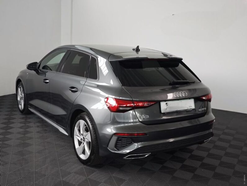 
								Audi A3 30 TFSI S-Line *JAMSTVO 12 MJESECI* CIJENA DO REG full									