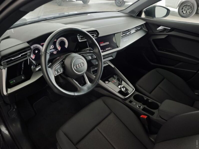
								Audi A3 30 TFSI S-Line *JAMSTVO 12 MJESECI* CIJENA DO REG full									