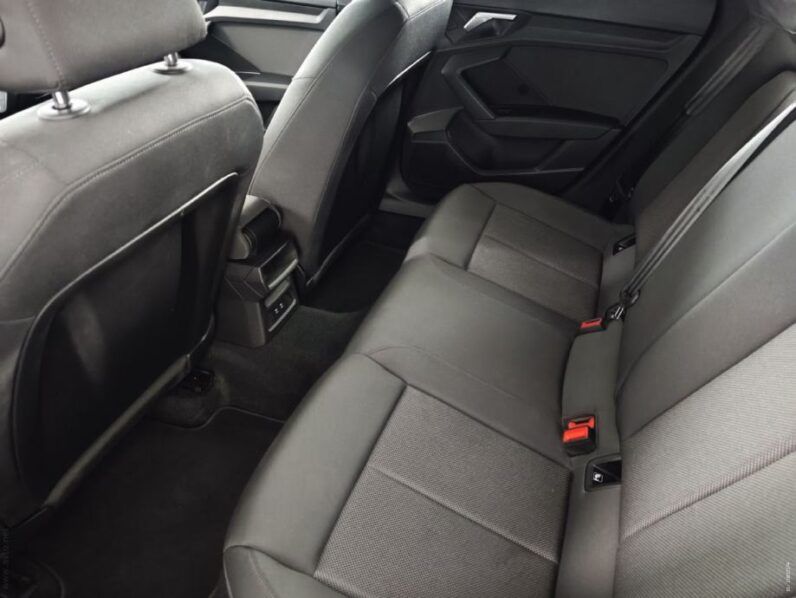 
								Audi A3 30 TFSI S-Line *JAMSTVO 12 MJESECI* CIJENA DO REG full									