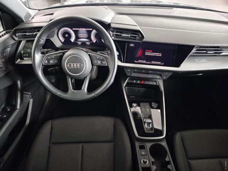
								Audi A3 30 TFSI S-Line *JAMSTVO 12 MJESECI* CIJENA DO REG full									