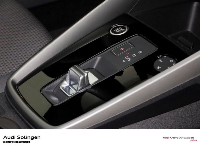 
								Audi A3 35 TFSI S-Line *JAMSTVO 12 MJESECI* CIJENA DO REG!! full									