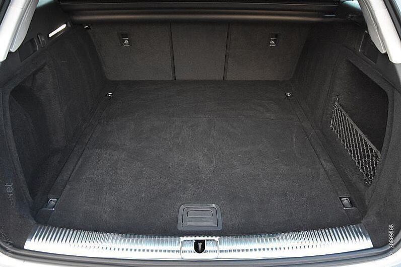 
								Audi A4 30 TDI S-Tronic *JAMSTVO 12 Mjeseci* CIJENA S PDV! full									