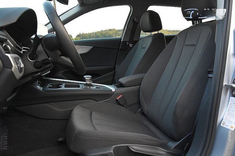 
								Audi A4 30 TDI S-Tronic *JAMSTVO 12 Mjeseci* CIJENA S PDV! full									