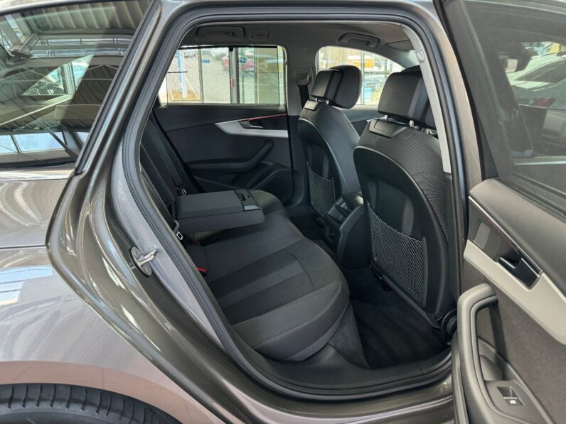 
								Audi A4 Avant 35 TDI Sport S-Tronic *JAMSTVO 12 Mjeseci* CIJENA S PDV! full									