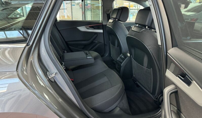 
								Audi A4 Avant 35 TDI Sport S-Tronic *JAMSTVO 12 Mjeseci* CIJENA S PDV! full									