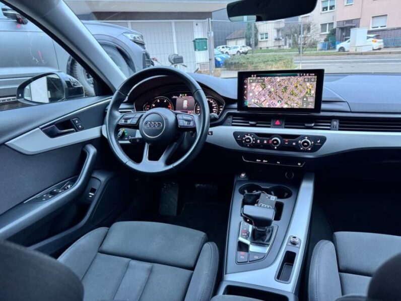 
								Audi A4 Avant 35 TDI Advanced *JAMSTVO 12 Mjeseci* CIJENA S PDV! full									