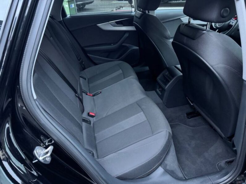 
								Audi A4 Avant 35 TDI Advanced *JAMSTVO 12 Mjeseci* CIJENA S PDV! full									