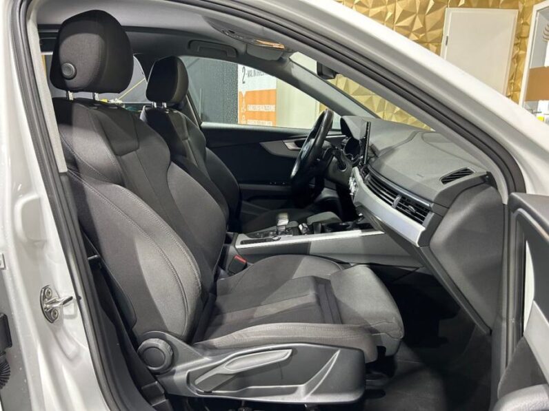 
								Audi A4 Avant 35 TDI S-Line *JAMSTVO 12 Mjeseci* CIJENA DO REG! full									