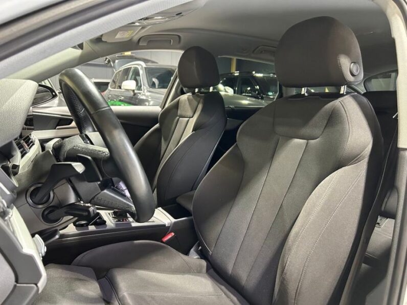 
								Audi A4 Avant 35 TDI S-Line *JAMSTVO 12 Mjeseci* CIJENA DO REG! full									
