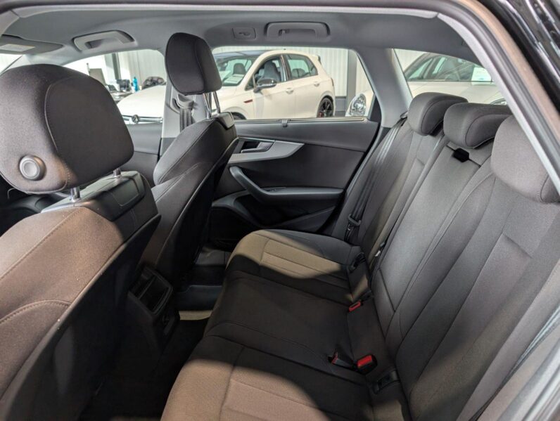 
								Audi A4 Avant 35 TDI S-Tronic *JAMSTVO 12 Mjeseci* CIJENA S PDV! full									