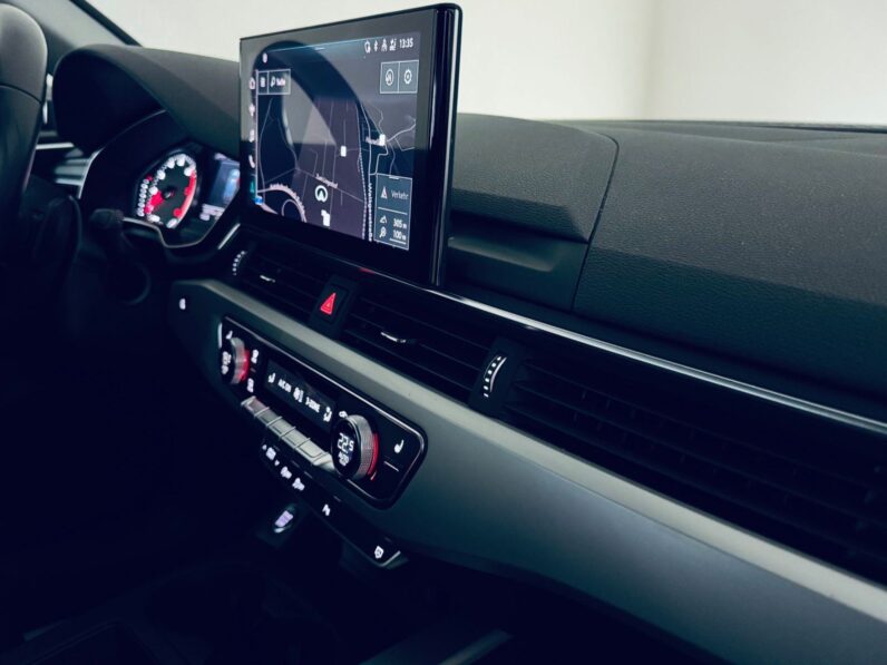 
								Audi A4 Avant 40 TFSI Advanced *JAMSTVA 12 Mjeseci* CIJENA S PDV! full									