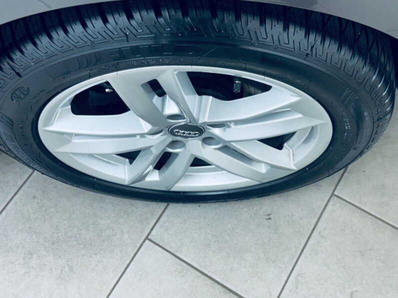 
								Audi A4 Avant 40 TFSI Advanced *JAMSTVA 12 Mjeseci* CIJENA S PDV! full									