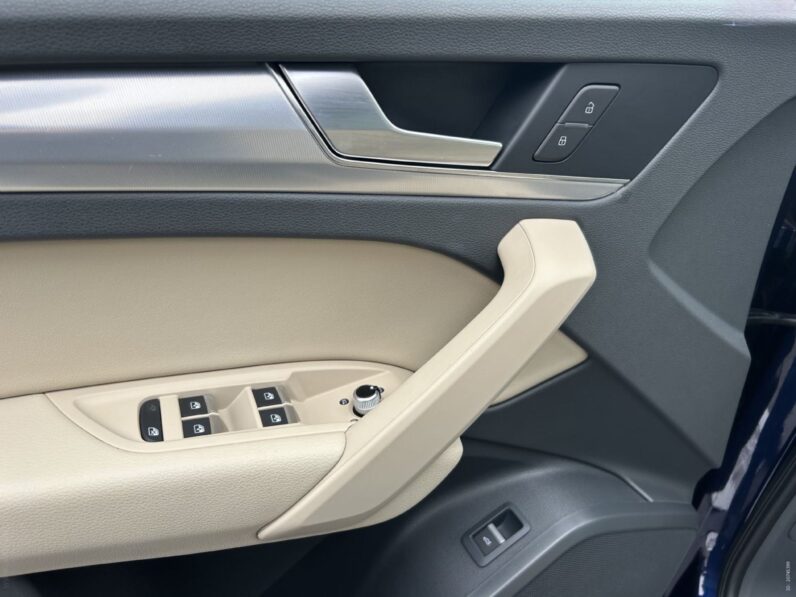 
								Audi Q5 35 TDI Quattro Sport *JAMSTVO 12 Mjeseci* CIJENA S PDV! full									