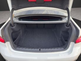 BMW serija 3 318i Sport Line *JAMSTVO 12 Mjeseci* CIJENA S PDV!