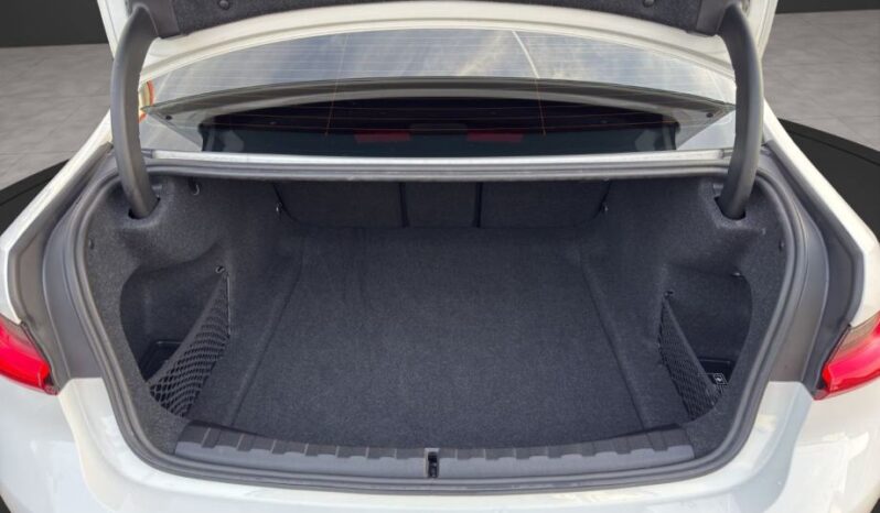 
								BMW serija 3 318i Sport Line *JAMSTVO 12 Mjeseci* CIJENA S PDV! full									
