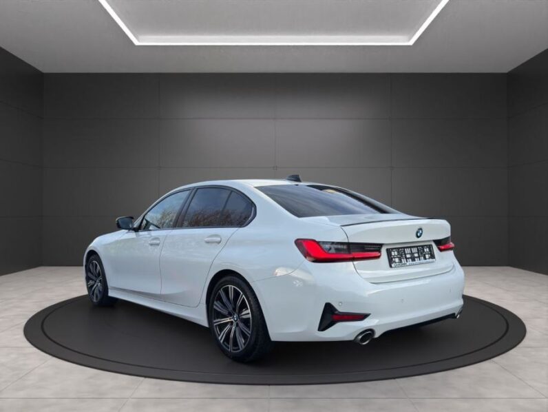 
								BMW serija 3 318i Sport Line *JAMSTVO 12 Mjeseci* CIJENA S PDV! full									