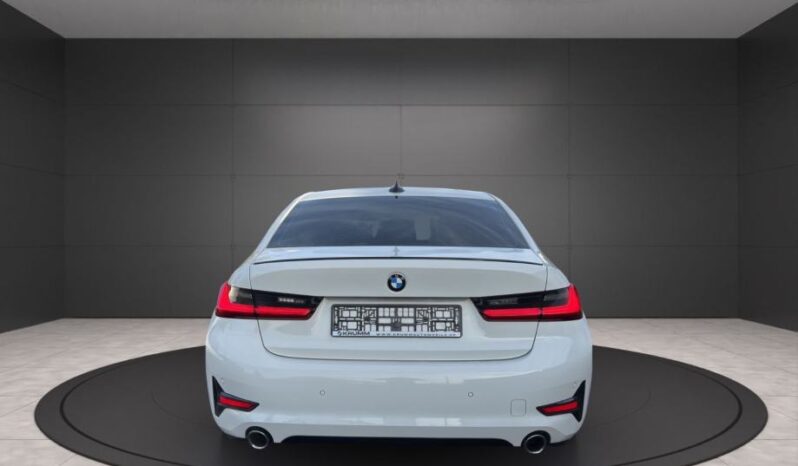 
								BMW serija 3 318i Sport Line *JAMSTVO 12 Mjeseci* CIJENA S PDV! full									