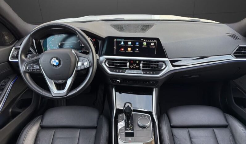 
								BMW serija 3 318i Sport Line *JAMSTVO 12 Mjeseci* CIJENA S PDV! full									