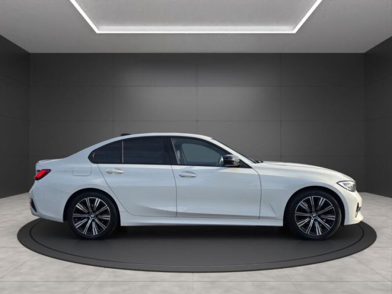 
								BMW serija 3 318i Sport Line *JAMSTVO 12 Mjeseci* CIJENA S PDV! full									