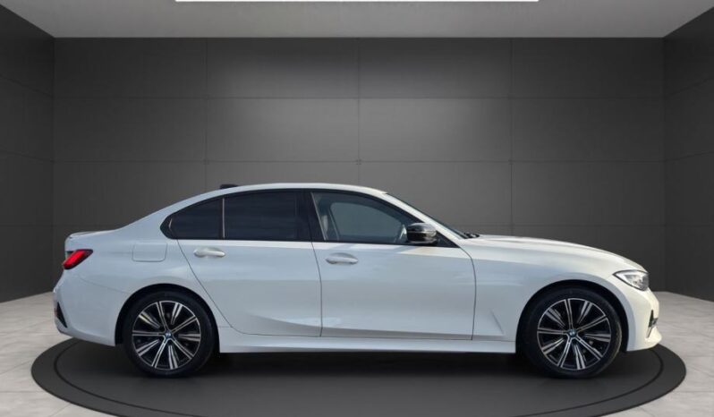 
								BMW serija 3 318i Sport Line *JAMSTVO 12 Mjeseci* CIJENA S PDV! full									