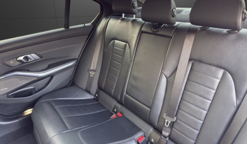 
								BMW serija 3 318i Sport Line *JAMSTVO 12 Mjeseci* CIJENA S PDV! full									