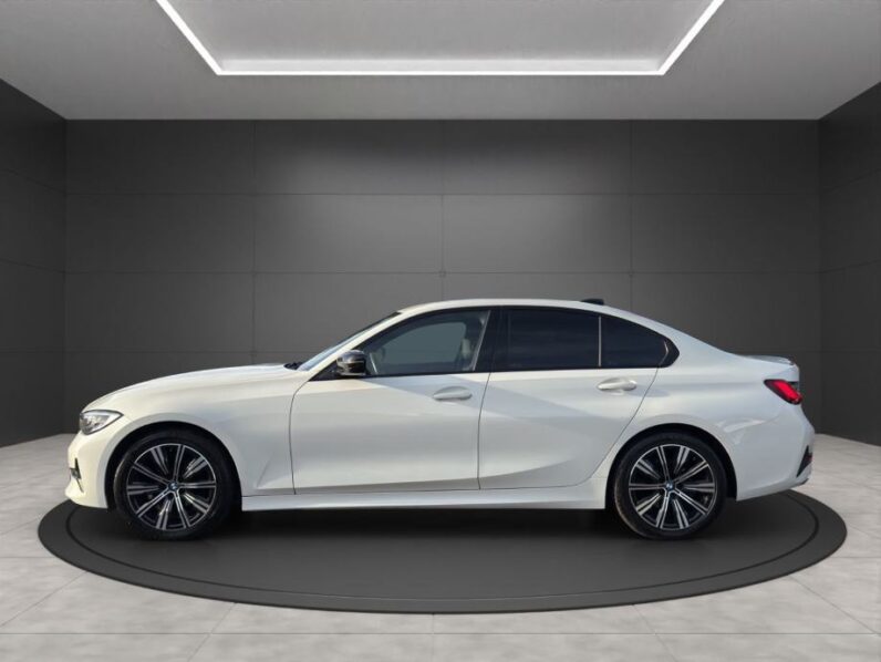 
								BMW serija 3 318i Sport Line *JAMSTVO 12 Mjeseci* CIJENA S PDV! full									
