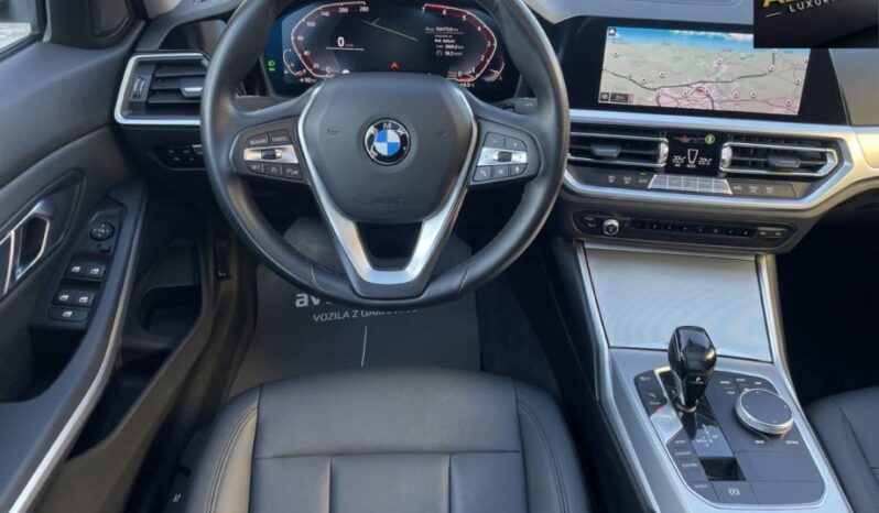 
								BMW serija 3 320i SPORT-PANORAMA *JAMSTVO 12 Mjeseci* CIJENA S PDV! full									