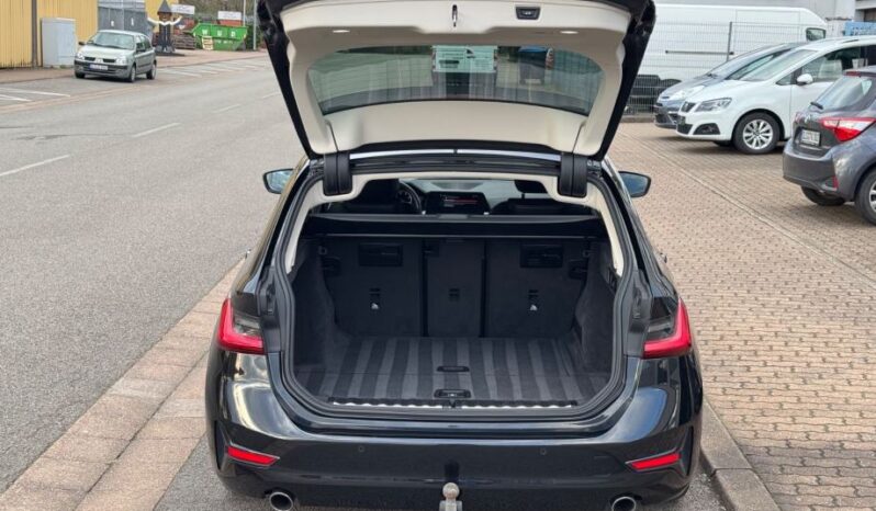 
								BMW serija 3 Touring 318d *JAMSTVO 12 Mjeseci* CIJENA DO REG! full									