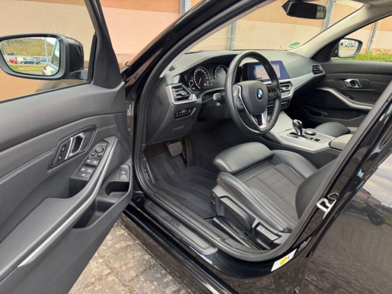 
								BMW serija 3 Touring 318d *JAMSTVO 12 Mjeseci* CIJENA DO REG! full									