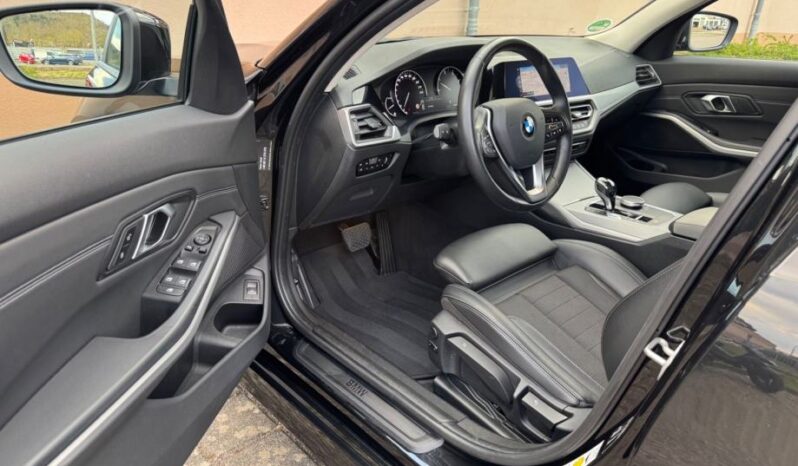 
								BMW serija 3 Touring 318d *JAMSTVO 12 Mjeseci* CIJENA DO REG! full									