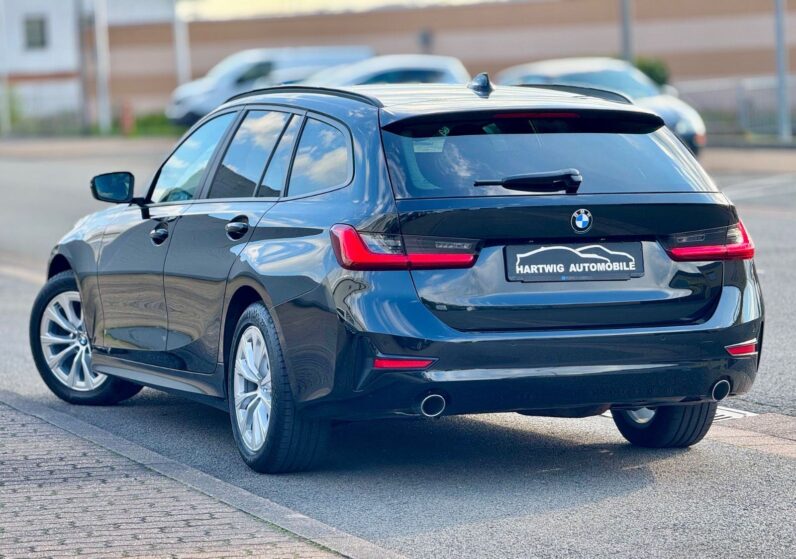 
								BMW serija 3 Touring 318d Sport *JAMSTVO 12 Mjeseci* CIJENA S PDV! full									