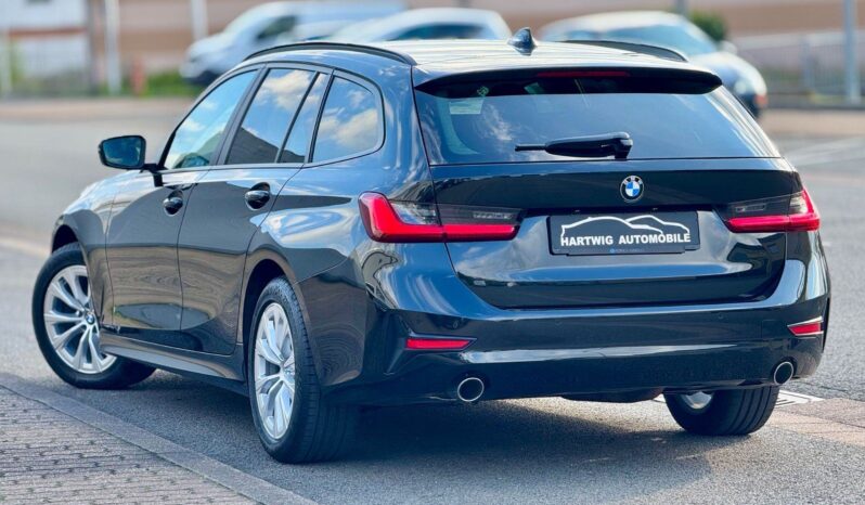 
								BMW serija 3 Touring 318d Sport *JAMSTVO 12 Mjeseci* CIJENA S PDV! full									
