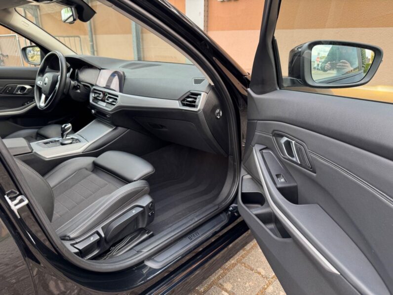 
								BMW serija 3 Touring 318d Sport *JAMSTVO 12 Mjeseci* CIJENA S PDV! full									