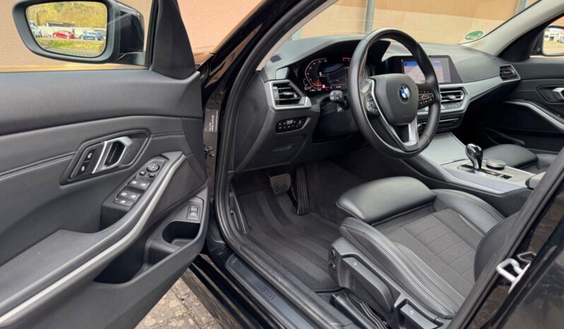 
								BMW serija 3 Touring 318d Sport *JAMSTVO 12 Mjeseci* CIJENA S PDV! full									