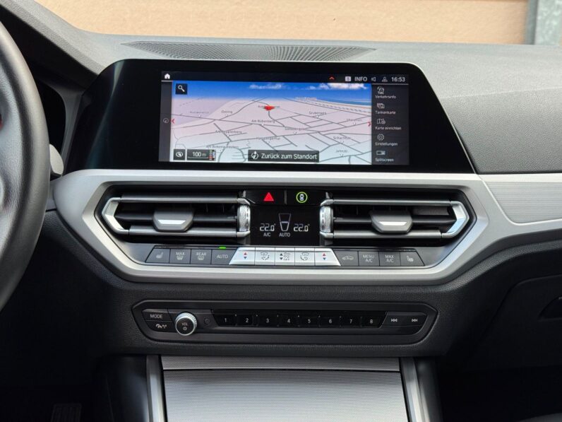 
								BMW serija 3 Touring 318d Sport *JAMSTVO 12 Mjeseci* CIJENA S PDV! full									