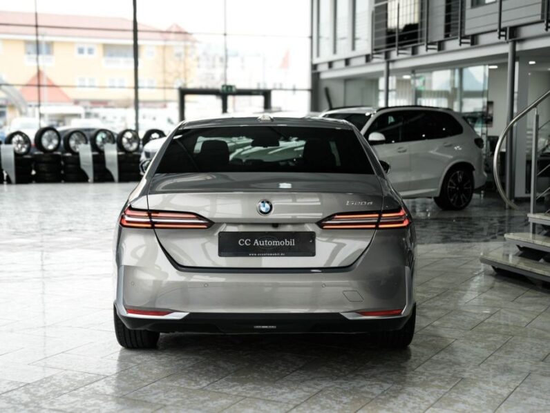 
								BMW serija 5 520d *JAMSTVO 12 Mjeseci* CIJENA S PDV! full									