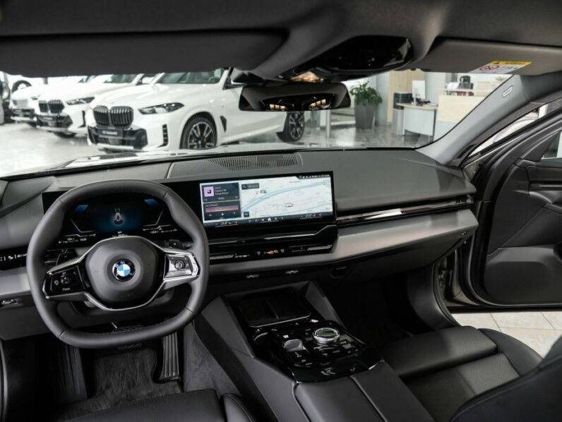 
								BMW serija 5 520d *JAMSTVO 12 Mjeseci* CIJENA S PDV! full									