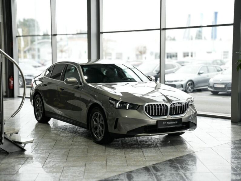 
								BMW serija 5 520d *JAMSTVO 12 Mjeseci* CIJENA S PDV! full									