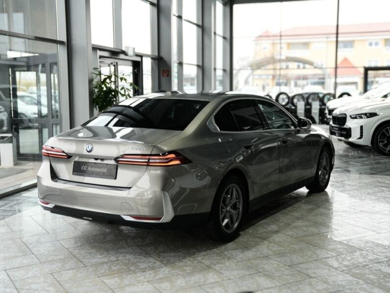 
								BMW serija 5 520d *JAMSTVO 12 Mjeseci* CIJENA S PDV! full									