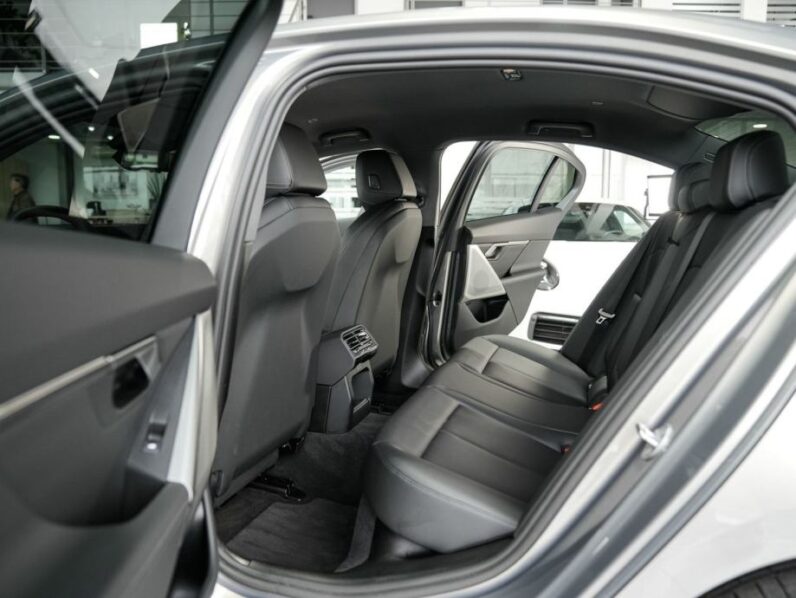 
								BMW serija 5 520d *JAMSTVO 12 Mjeseci* CIJENA S PDV! full									