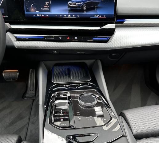 
								BMW serija 5 520d MSPORT *JAMSTVO 24 Mjeseca* CIJENA S PDV! full									