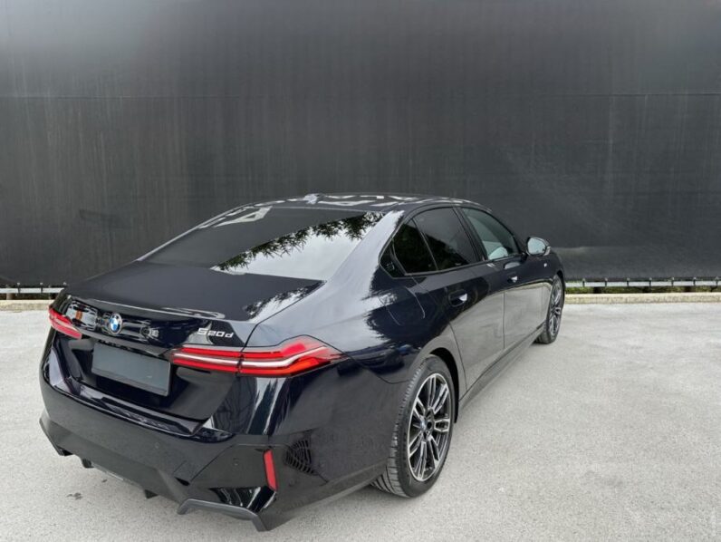 
								BMW serija 5 520d MSPORT *JAMSTVO 24 Mjeseca* CIJENA S PDV! full									