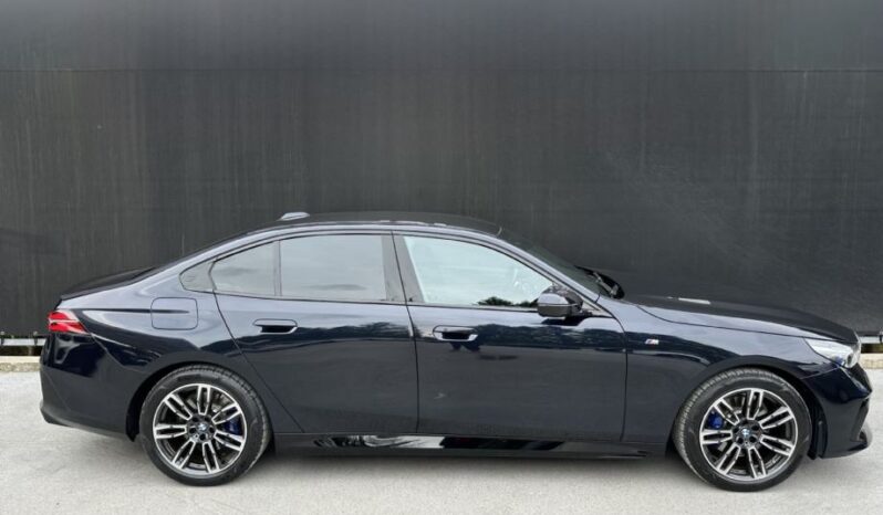 
								BMW serija 5 520d MSPORT *JAMSTVO 24 Mjeseca* CIJENA S PDV! full									