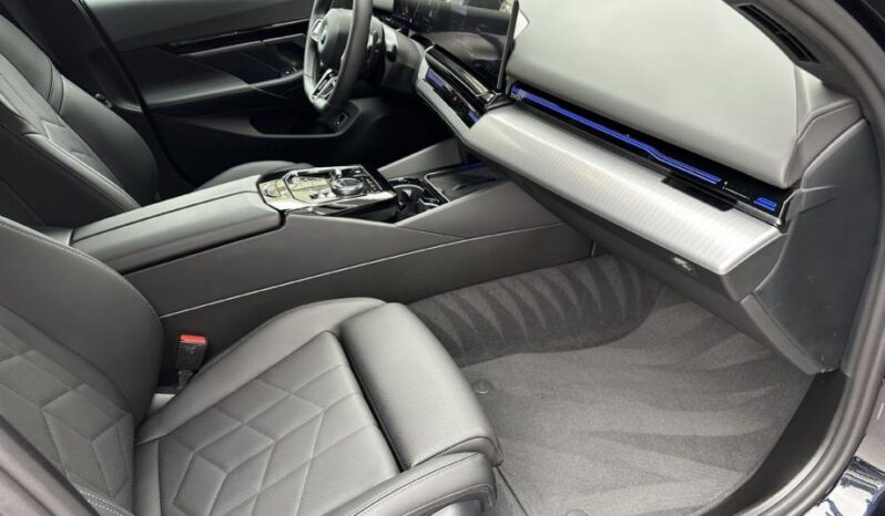 
								BMW serija 5 520d MSPORT *JAMSTVO 24 Mjeseca* CIJENA S PDV! full									
