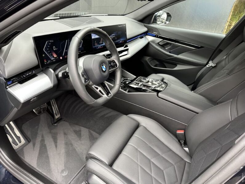 
								BMW serija 5 520d MSPORT *JAMSTVO 24 Mjeseca* CIJENA S PDV! full									